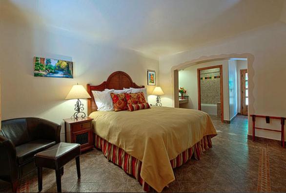 King Room with Pool View interior