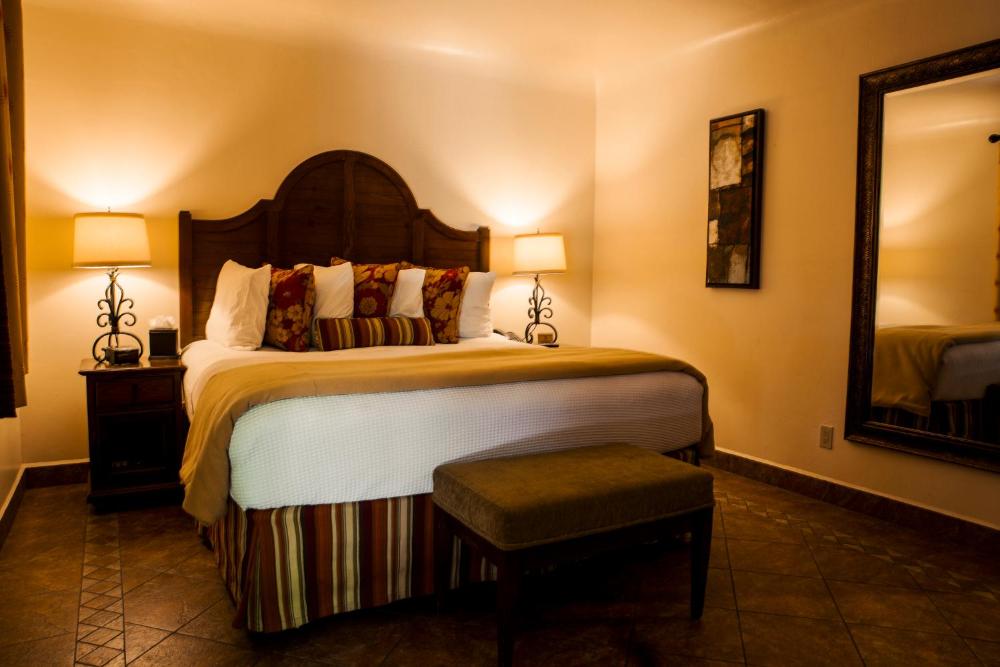 King Room with Mountain View interior